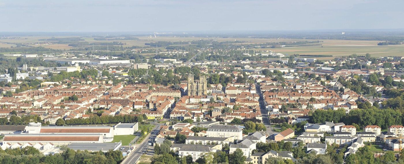 Vue aérienne de la ville.